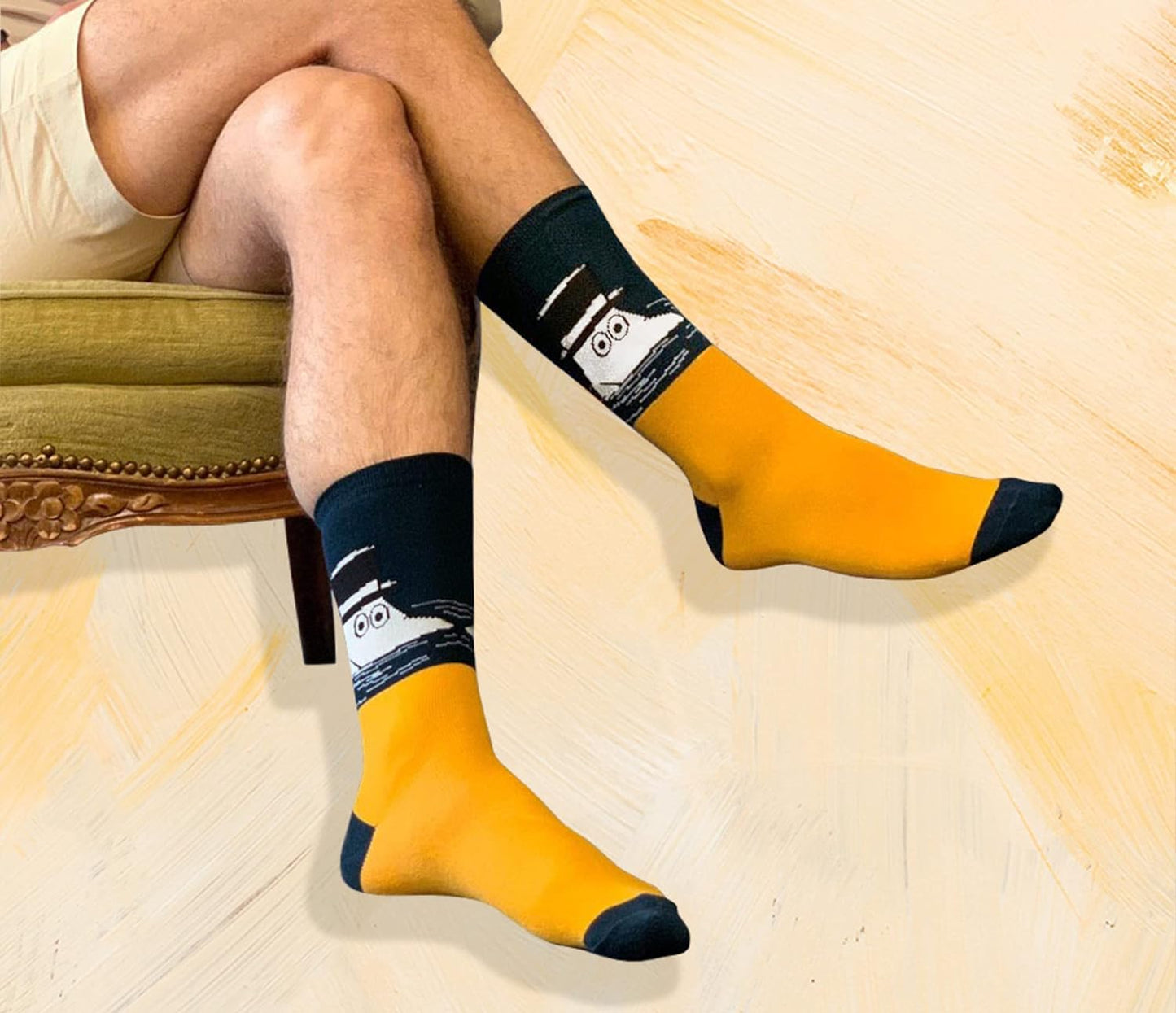 Moominpappa Swimming Men's Moomin Socks, Petrol/Yellow, EU40-45, UK6.5-10 - Aamu.co.uk - NordicBuddies - Aamu.co.uk